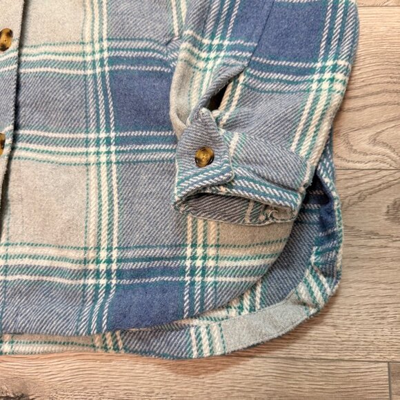 Womens Plaid Shacket Size M Blue Gray Button Up Coat Warm Cabincore Jacket - Picture 5 of 16